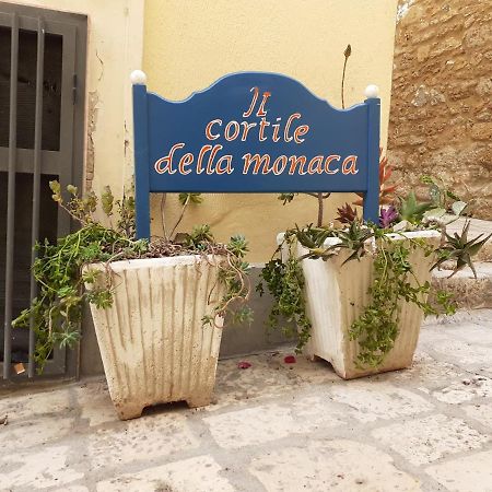 Il Cortile Della Monaca Panzió Brindisi Kültér fotó